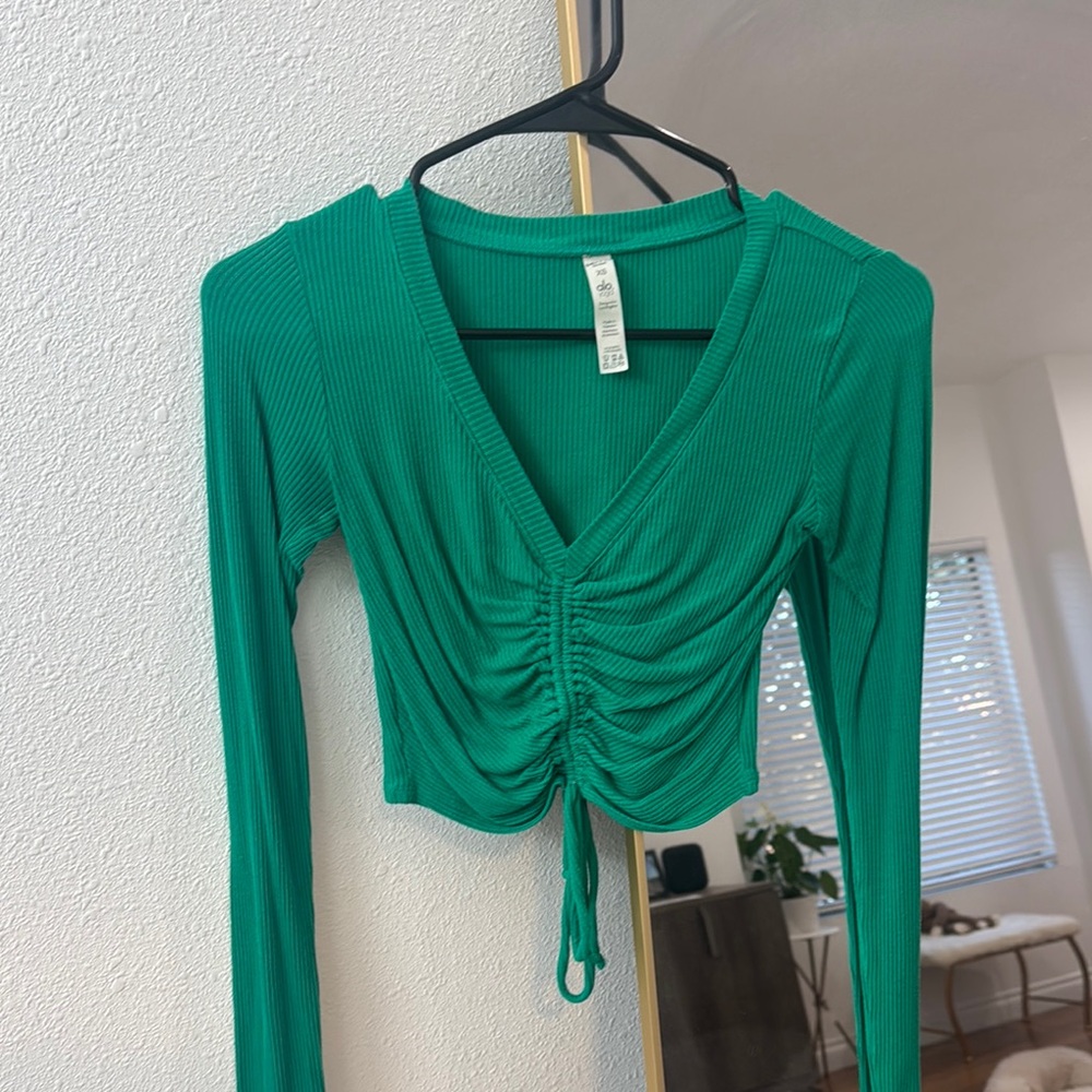 ALO Yoga Green Ruched Long Sleeve Blouse